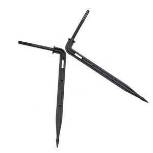 Sistema di irrigazione <span class=keywords><strong>a</strong></span> <span class=keywords><strong>goccia</strong></span> curvo da 3 mm per serre agricole, con gocciolatore <span class=keywords><strong>a</strong></span> freccia <span class=keywords><strong>a</strong></span> gomito piegato - Product Image 1