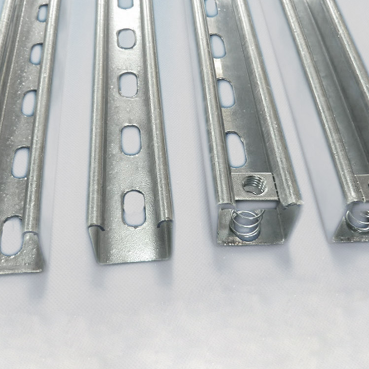 Фотогальванические системы поддержки SS316 Unistrut 41x41x2,0 Hdg распорный канал Unistrut