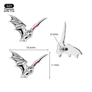 Piercing en titane en forme de chauve-souris G23 10,6 mm pour piercing d'oreille et de nez - Product Image 1