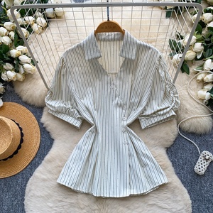 2026 Sommer Neue Damenmode Süßer Stil Plissiertes Gestreiftes Kurzarm-Hemd - Product Image 2