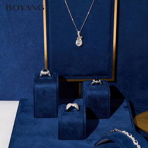 Boyang Individuelle Schmuckvitrine Luxus Samt Metall Schmuckständer Requisiten - Product Image 3