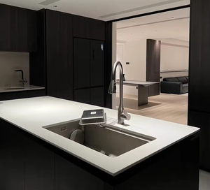 Cuisine moderne minimaliste sur mesure en bois massif avec îlot intégré pour espace de cuisson domestique - Product Image 4