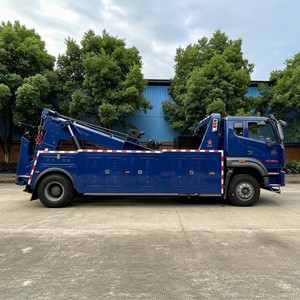 Sinotruck HOWO 4x2 Grúa de Pluma y Elevación de Ruedas con Grúa de 13 Toneladas y Cabrestante de 8t, Camión de Recuperación para Vehículos Pesados - Product Image 3