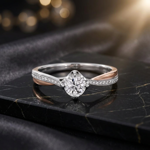 Anillo Solitario Unisex con Diamante Natural de 0.50 CTW G/H, Piedras Laterales con Acentos, Chapado en Oro de 14K, Certificado IGI, Elegante Anillo de Compromiso - Product Image 1