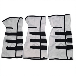 เสื้อแจ็คเก็ตสำหรับนักล่าเหยื่อแบบฟอลคอนรี่ มีจำหน่าย 4 ขนาด S, M, L และ XL ทำจากผ้าแคนวาส ซักทำความสะอาดได้ง่าย - Product Image 1