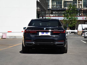 BMW 740Li 2019, berline haut de gamme luxueuse, puissante et confortable, idéale pour les affaires et <span class=keywords><strong>le</strong></span> transport VIP. - Product Image 2