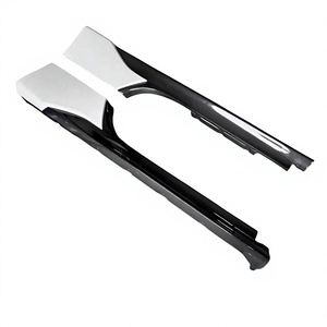Adecuado para la modificación del Ferrari SF90, faldones laterales pequeños de fibra de carbono OEM, borde de faldón lateral de fibra de carbono. - Product Image 3