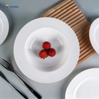 Vaisselle en verre opale de la série Stripe, assiettes profondes et plates à nervures verticales, plats en verre blanc laiteux pour la maison, l'hôtellerie et la restauration