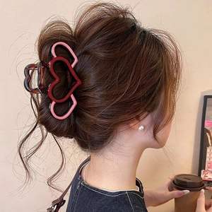 Accessoires pour cheveux pour femmes et filles, nouveau style, pince à cheveux en forme de requin bicolore, pince en plastique creuse en forme de cœur - Vente en gros - Product Image 6