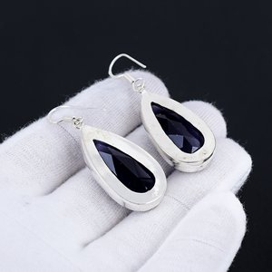 Boucles d'oreilles pendantes en argent sterling 925 avec saphir bleu classique Bijoux élégants faits à la main avec technologie d'incrustation de réglage de lunette - Product Image 3