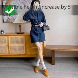 Vente directe usine : Nouveaux mocassins décontractés confortables à bout peu profond pour femmes grandes tailles 2026 - Product Image 3