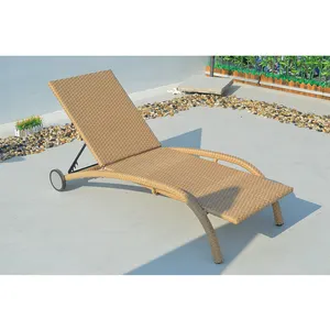 Modern veranda hasır şezlong açık Rattan Sunlounger tekerlekler ve minderler ile dış mekan mobilyası çağdaş şezlong