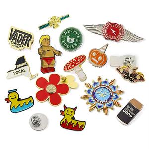 Badges gratuits personnalisés épingles émaillées laiton moderne plaqué or drapeau revers ruban fer Anime Logo cadeau sculpté gravé Technique - Product Image 1