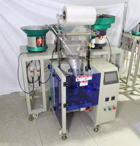 Alimentação manual de material de ferragens irregular, tamanho grande, saco, ferramentas, kit manual, máquina de embalagem de fluxo vertical com transportador - Product Image 3