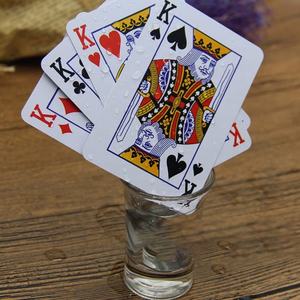 Tùy Chỉnh Bán Buôn Nhự<span class=keywords><strong>a</strong></span> Poker Chơi Thẻ Sàn 4 Màu Sắc Phát Sáng Trong Bóng Tối Huỳnh Quang Chơi Thẻ - Product Image 6