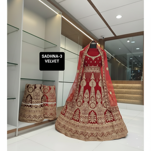 Lehenga Choli en velours exquis fait à la main le plus vendu pour les occasions festives avec du fil doré et des détails perlés d'Inde - Product Image 1