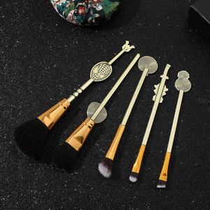 2025 Hot 5PCs Marvel Spider-Man Anime Brush Gold Handle Pinceles de <span class=keywords><strong>maquillaje</strong></span> Cepillo cosmético profesional Regalo - Product Image 5