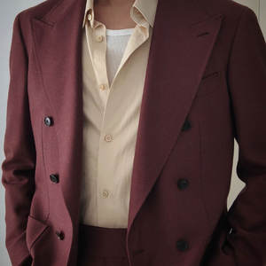 बर्गंडी मैट पॉलिएस्टर पुरुषों के सूट डबल-ब्रेस्टेड आराम फिट के साथ आकस्मिक व्यापार पोशाक के लिए क्लासिक टोन के साथ क्लासिक टोन - Product Image 2