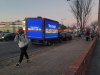 Écran LED numérique de haute qualité pour camion remorque mobile P2.5P3P4P5, affichage LED 3 faces pour publicité et expositions