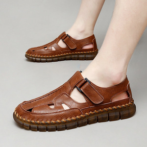 Nouvelles sandales d'été pour hommes, respirantes, en cuir, à bout fermé, pour la plage, rehaussantes, antidérapantes, sabots ajourés pour la conduite - Product Image 1