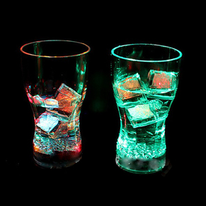 Vaso Luminoso LED Activado por Líquido con Pilas y Luces Intermitentes para el Día de San Valentín, Halloween, Acción de Gracias y Pascua - Product Image 6