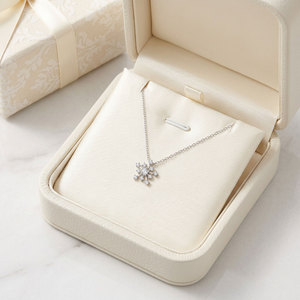 New Product Wholesale Snowflake Design Small Size Hot Sale Necklace Jewelry 18K <b>Solid</b> <b>Gold</b> Real Natural Diamond <b>Pendant</b> Necklace - Product Image 5