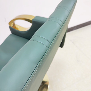 Sillón de Barbería Hidráulico Verde Oscuro con Marco Dorado, Giratorio, de PU, Silla de Estilismo Simple para Salón de Belleza y Barbería - Product Image 5