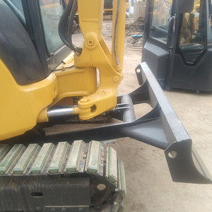 Mini-excavatrice Komatsu d'occasion de 4 tonnes, PC35-PC160, moteur, pompe, boîte de vitesses d'origine japonaise, godet de 0,35 m - Product Image 4