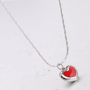 Collar de aleación de zinc con resina epoxi roja en forma de corazón para mujer, uso diario, regalo, cadena de joyería, color plata y oro - Product Image 3
