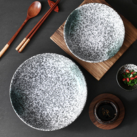 Grande assiette à salade rétro japonaise en poterie grossière, vaisselle en céramique profonde au design luxueux pour restaurants et hôtels