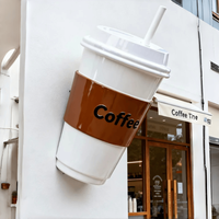 Décoration murale extérieure sur le thème des tasses à café personnalisées, structure FRP de grande taille pour les devantures de magasins commerciaux et les lieux photo.