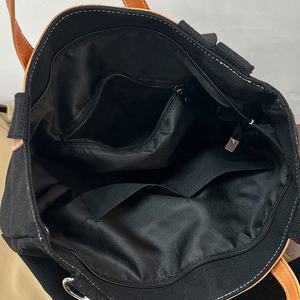 Vente en gros de sacs cabas en cuir artificiel avec poignée de designer personnalisés, grande capacité, fermeture éclair en toile de coton de grande taille, caractéristiques lettre - Product Image 4