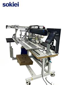 Machine à coudre industrielle programmable à lit plat, automatique et informatisée pour étiquettes en jean et cuir, avec point noué et coupe-fil intégré - Product Image 3