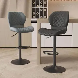 Tabouret de bar contemporain en plastique PP avec pieds en fer noir - Product Image 4