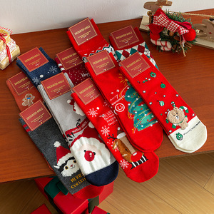 Chaussettes mi-mollet en coton tricoté antidérapantes pour femmes, cadeau <span class=keywords><strong>de</strong></span> Noël pour couples, automne/hiver, chaussettes mignonnes à imprimé numérique dessiné à la main - Product Image 1