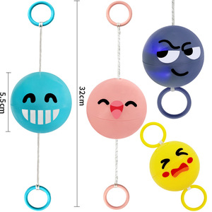 Ballon siffleur lumineux en plastique avec LED, jouet pour enfants, entraînement de coordination et exercice - Product Image 4