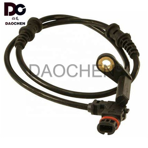 เซ็นเซอร์วัดความเร็วล้อ Daochen Abs รุ่น A2035400417 สำหรับระบบเบรกของรถยนต์เมอร์เซเดส-เบนซ์ อะไหล่ทดแทน - Product Image 1