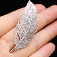OYA bijoux personnalisés amour feuille d'or cadeau de fiançailles prix de gros laiton Zircon broches coréennes de luxe femmes