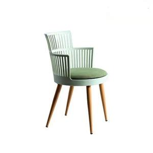 Rahat büyük koltuk boyutu kraliyet taç arkalığı otel sandalyeleri plastik PP sandalye yemek için - Product Image 5