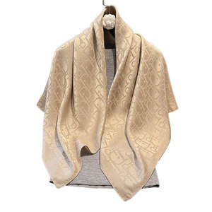 <span class=keywords><strong>Elegante</strong></span> <span class=keywords><strong>Sciarpa</strong></span> Quadrata Jacquard con Lettera D, Lussuoso Foulard in Finta Seta Tencel, Scialle con Filo Dorato per Donne - Product Image 5