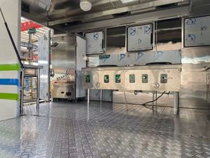 Hot-selling large-capacity mobile outdoor 4*2 diesel food trailer hot dog leisure food warranty for 1 year - Product Image 2