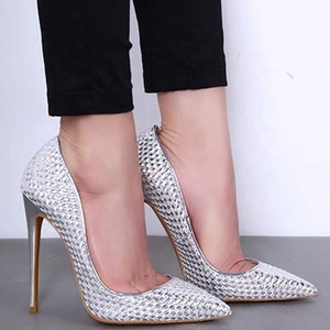 รองเท้าส้นสูงแบบสวม ไซส์ใหญ่ 44 ลายงู 3 มิติ ปลายแหลม  สำหรับผู้หญิง  เซ็กซี่ เหมาะสำหรับเดท  งานกลางคืน  ใส่ไปเที่ยวคลับ - Product Image 2