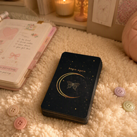 Cartes de tarot éducatives et de divertissement personnalisées avec boîte rigide magnétique |   Papier noir avec estampage à chaud doré pour la lecture des cartes de tarot
