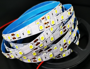 ไฟแถบ LED 5050 ความสว่างสูง อายุการใช้งานยาวนาน 50000 ชั่วโมง ทนทาน กันน้ำระดับ IP20 ควบคุมผ่านแอพพลิเคชั่น รีโมทคอนโทรล เหมาะสำหรับโครงการแสงสว่างเชิงพาณิชย์ - Product Image 1