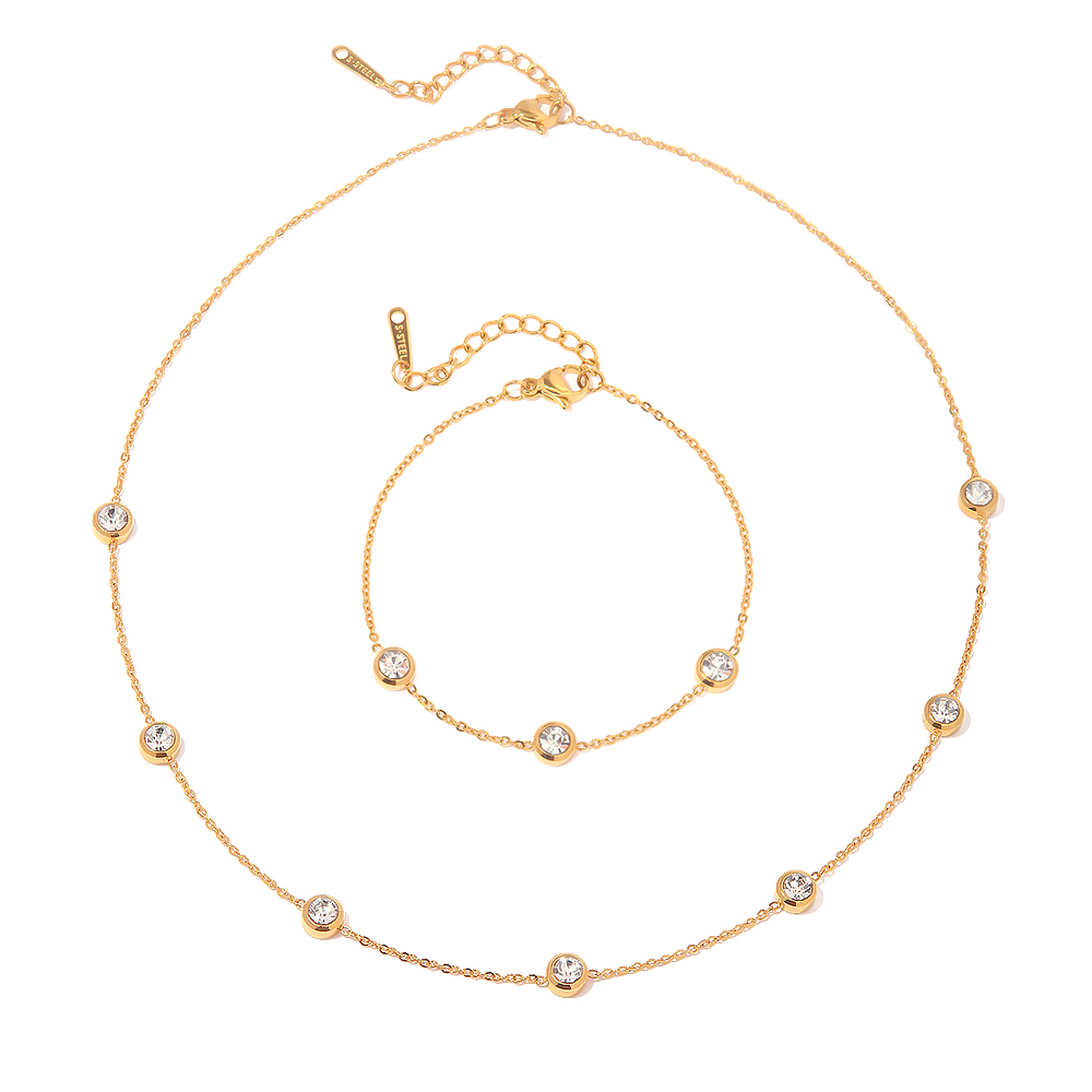 round zirconia choker