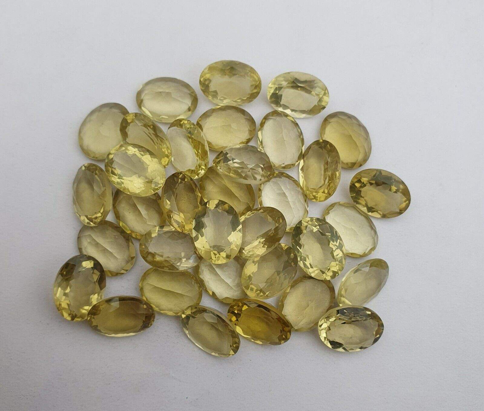 สีเหลือง