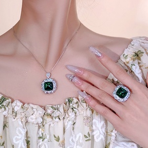 Bijoux en cuivre écologiques tendance pour femmes, ensemble de haute qualité, zircon vert émeraude 14*14mm, plaqué laiton, ensemble vintage haut de gamme - Product Image 6