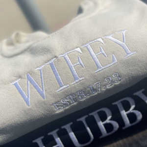 Customized <strong>Wifey</strong> Hubby Pullover <strong>Sweatshirts</strong> Personalized Knitted Autumn Sequined 3D Decoration Perfect Honeymoon Gift Winter - Product Image 2