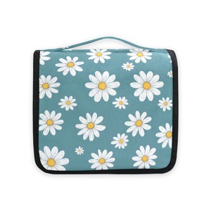 กระเป๋าเครื่องสำอางแบบพกพา ลายดอกเดซี่ ดีไซน์เฉพาะตัว กันน้ำ มีซิป พร้อมโลโก้สั่งทำ สำหรับแขวนในกระเป๋าเดินทาง สำหรับผู้หญิง - Product Image 3