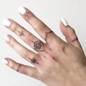 Mini adesivi impermeabili per tatuaggi temporanei, piccoli tatuaggi finti a forma di luna, stella, cuore, dita, mani, di lunga durata, per decorazioni quotidiane da donna - Product Image 4
